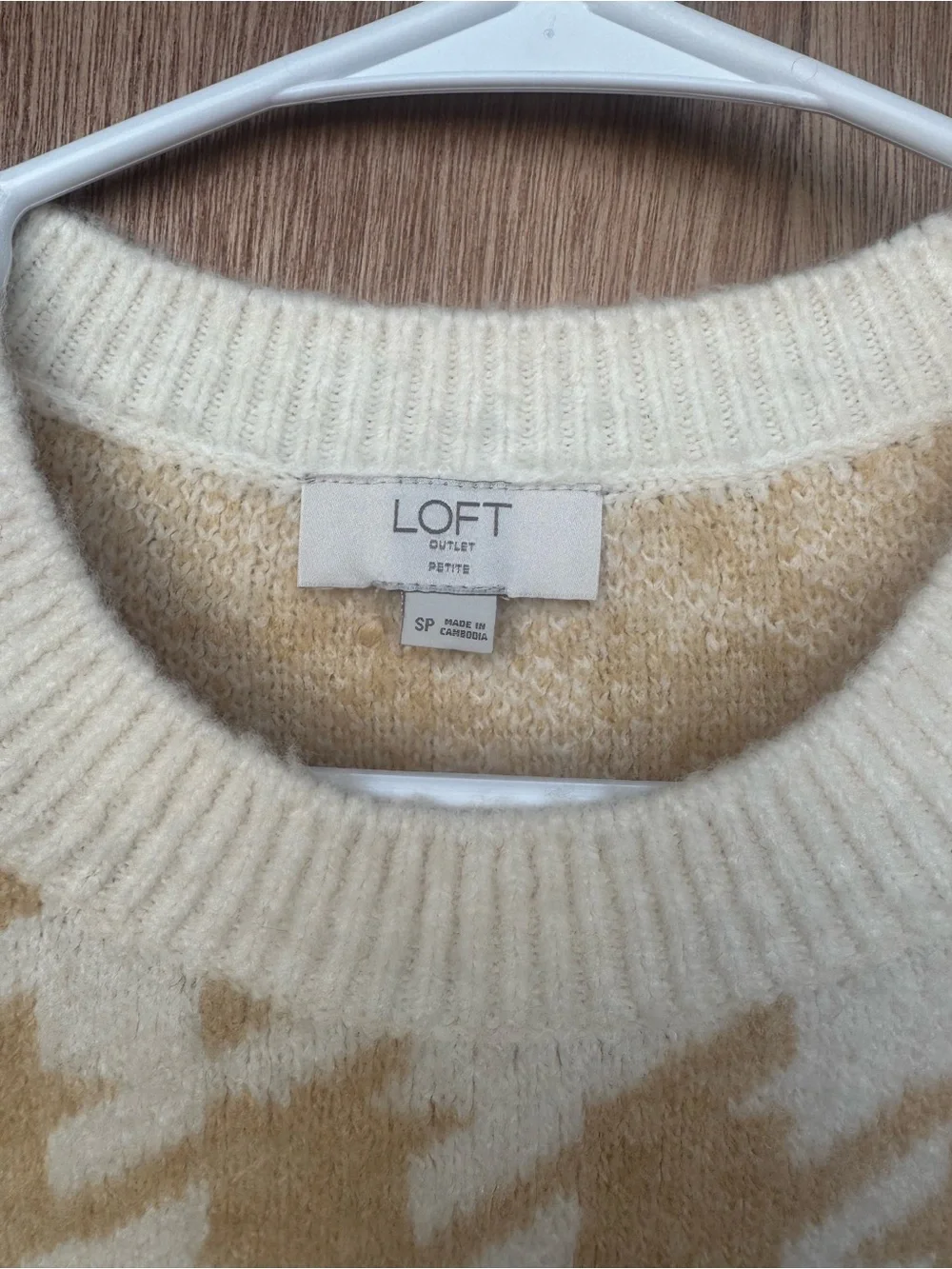 LOFT Cream and Beige Houndstooth Crewneck Sweater - Picture 2 of 5